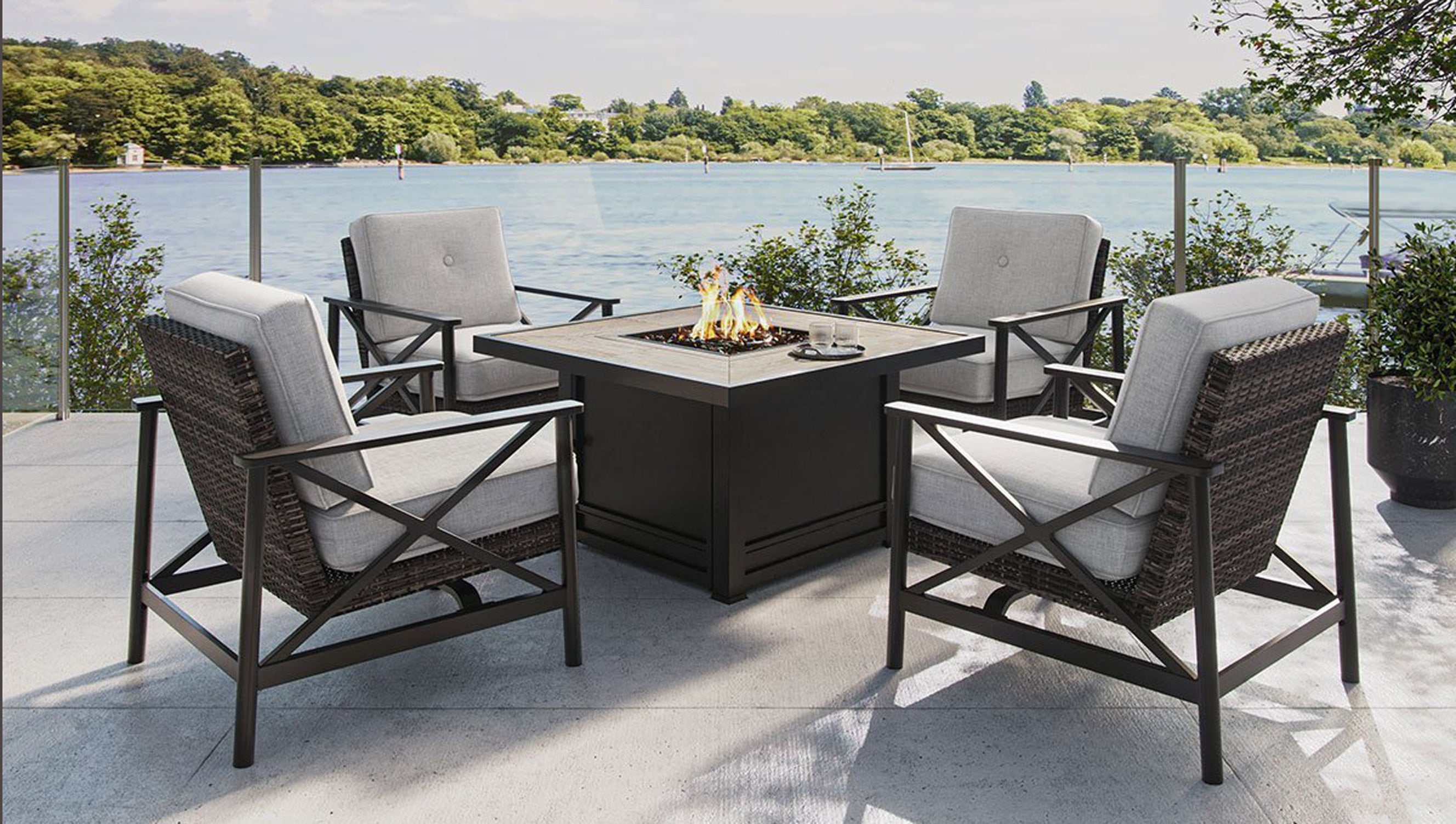CHUMS FIRE PIT TABLE