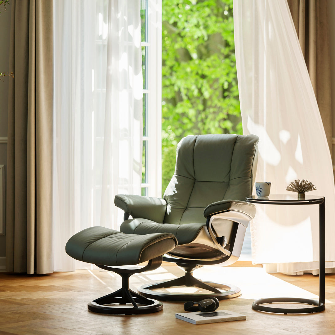 Stressless Mayfair Light Grey Chair and Ottoman (Medium